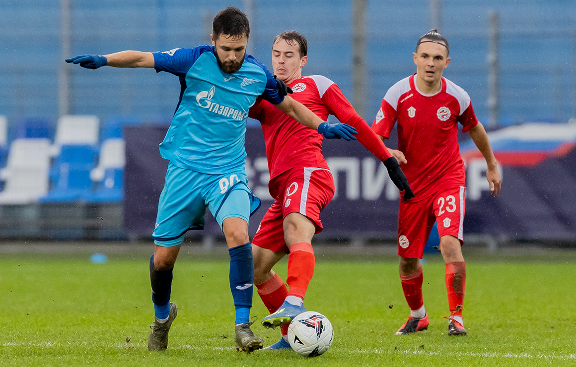 Вторая лига: «Зенит»-2 не смог удержать победу над командой «Знамя Труда»