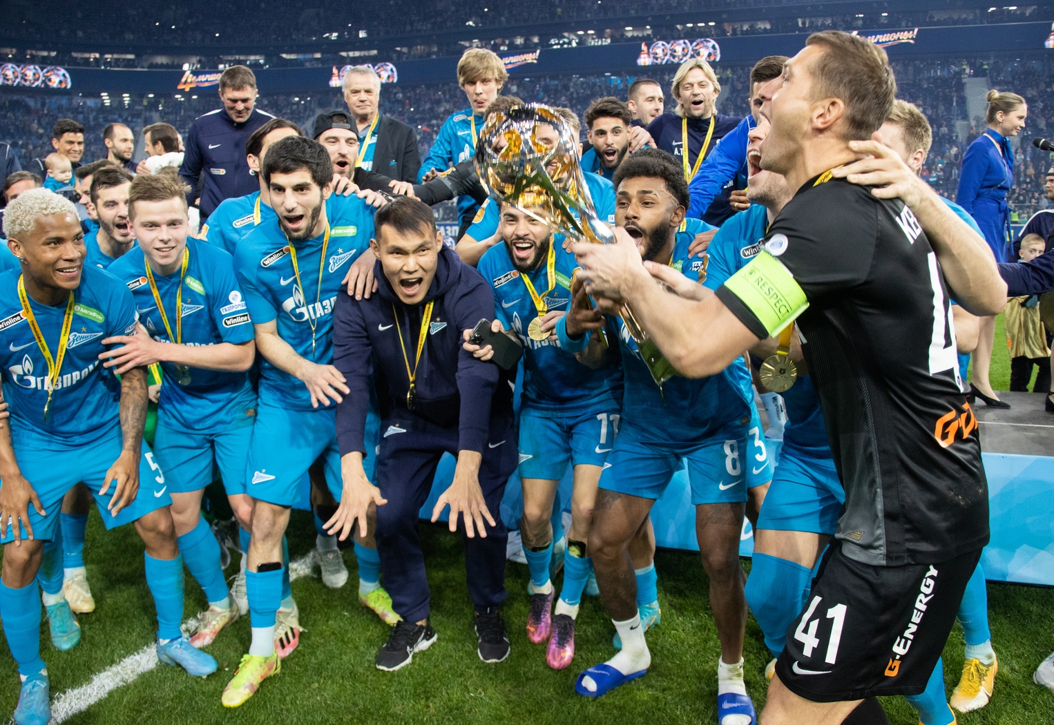 Футбол россии 2 лига золотая группа